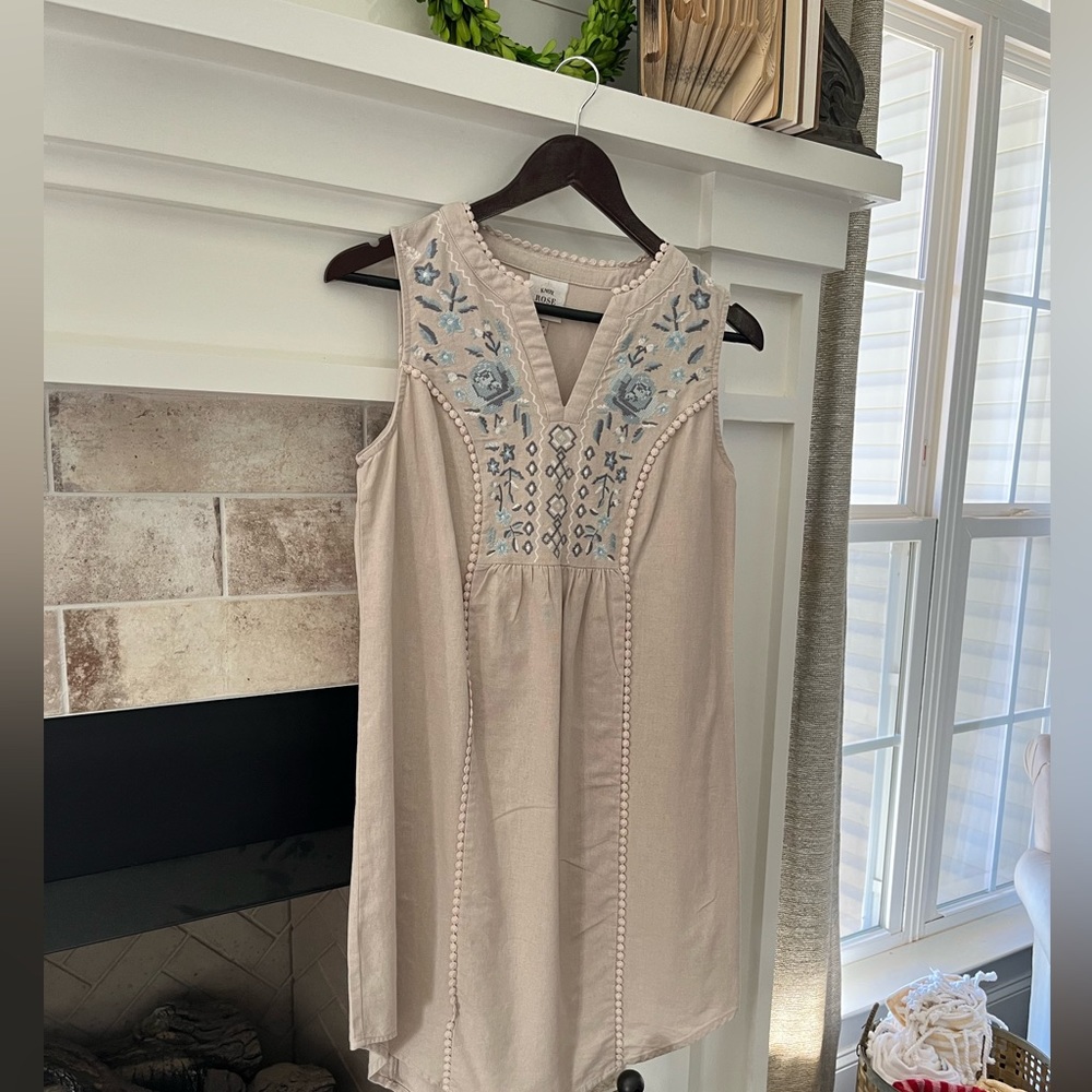 Sleeveless dress